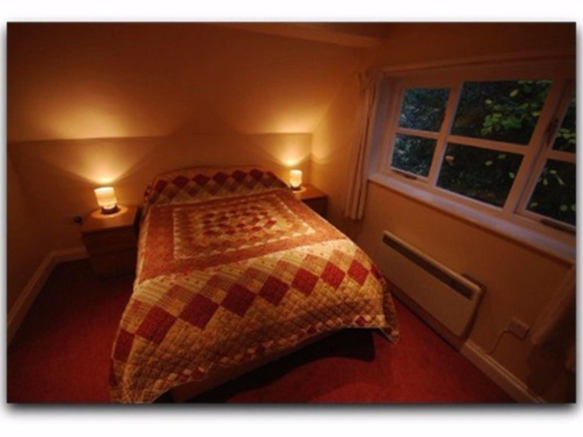 The Hatchet Inn Chute Exteriér fotografie